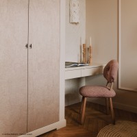 <a href="https://www.galeriegosserez.com/artistes/donnersberg-emma.html">Emma Donnersberg</a> - Cloud Chair Nimbus - Chêne/Amanda